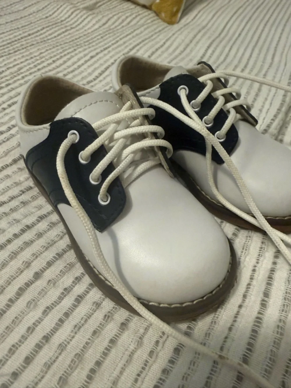 FootMates White and Navy Lace-Up Kids Dress Shoes - Picture 2 of 2